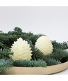 Bougie LED pomme de pin, effet flamme clignotante, blanche - Hauteur 8 cm, Ø6 cm, cire véritable