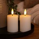 Bougies LED bloc, lot de 2, effet flamme, blanc - 7,5 cm de haut, Ø5 cm, fonctionne avec télécommande, cire véritable