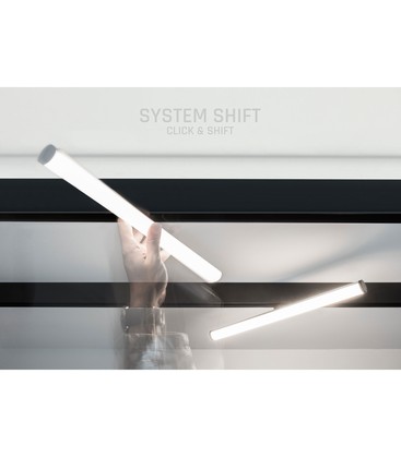 Exemple de montage d'un luminaire linéaire illustrant une installation propre et sécurisée.